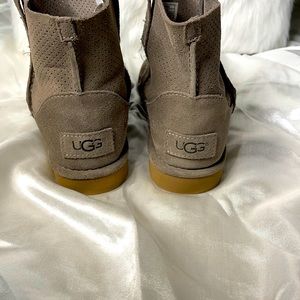 Perfect UGG bootie!